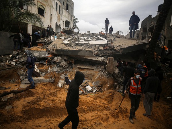 Palestinians in Deir al Balah, Gaza (Photo/TPS)