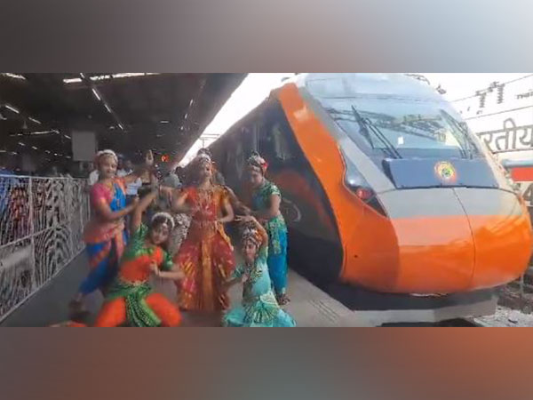 Artists performing dance to mark flagging off of Visakhapatnam-Bhubaneswar Vande Bharat Express (Photo/Twitter: East Coast Railway)