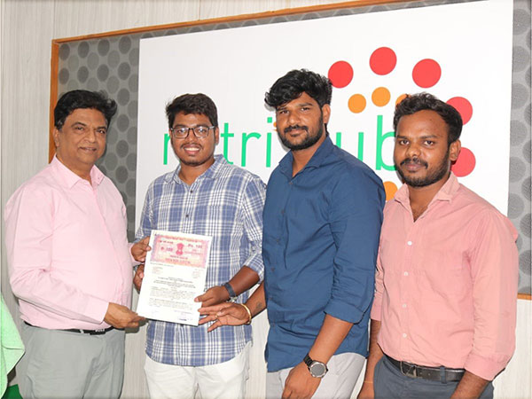 Dr. B. Dayakar Rao presenting MoU to Manideep Kavali, alongside Telugu Mallesh, with a representative from Nutrihub, IIMR, on the right