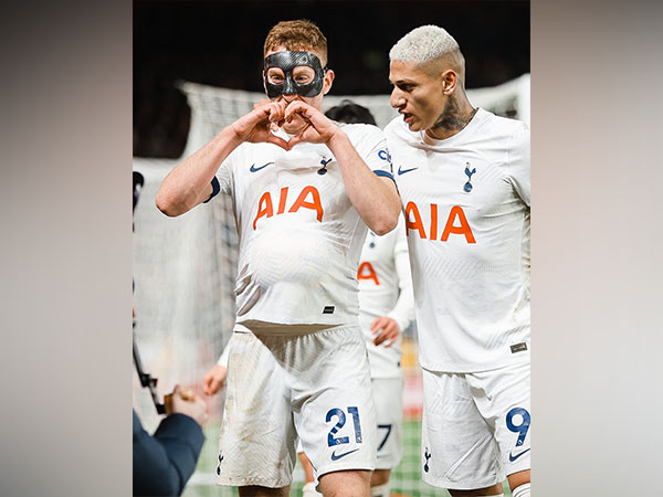 Dejan Kulusevski celebrating with Richarlison (Photo: Dejan Kulusevski/X)