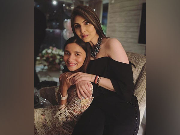 Actor Alia Bhatt and her sister-in-law Riddhima Kapoor Sahni (Image source: X)