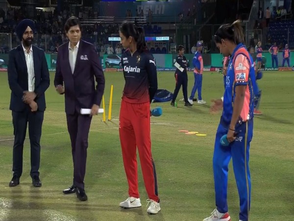 RCB skipper Smriti Mandhana and MI skipper Harmanpreet Kaur (Photo: WPL/X)