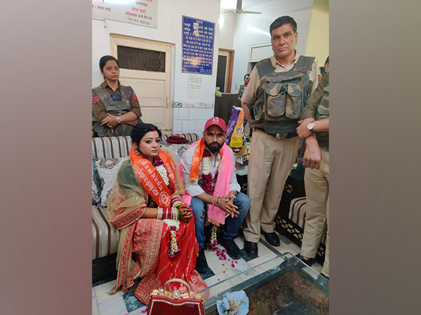 Gangster Yogesh Tunda marries girlfriend in police custody. (Photo/ANI)