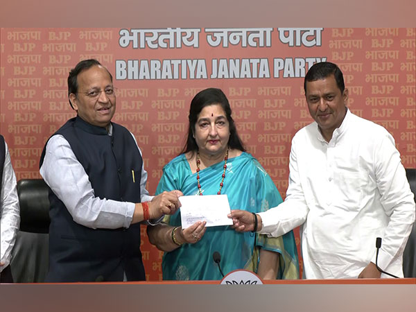 Anuradha Paudwal joining the BJP. (Photo/ANI)
