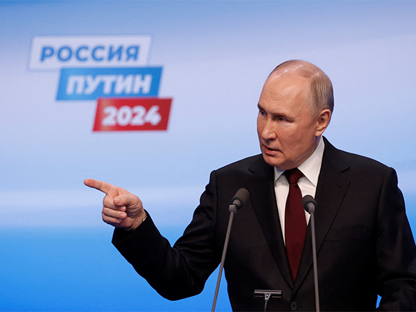 Russian incumbent President Vladimir Putin speaks after polling stations closed, in Moscow (Photo/Reuters)