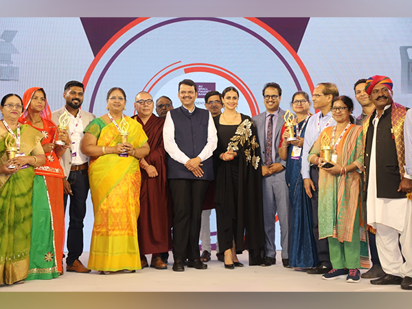 Devendra Fadnavis With Awardees in the Badlaav Humse Hai Grand Finale in Mumbai