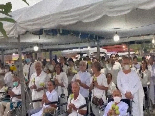 People offer prayers to holy relics of Lord Buddha and his disciples (Photo/ANI)