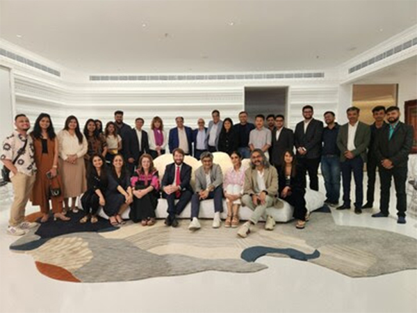 Attendees experience the CasaDigi’s features and explore the impact of design and technology in luxury living spaces through engaging panel discussion