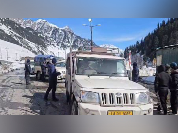 Zojila Pass reopened (Photo/ANI)