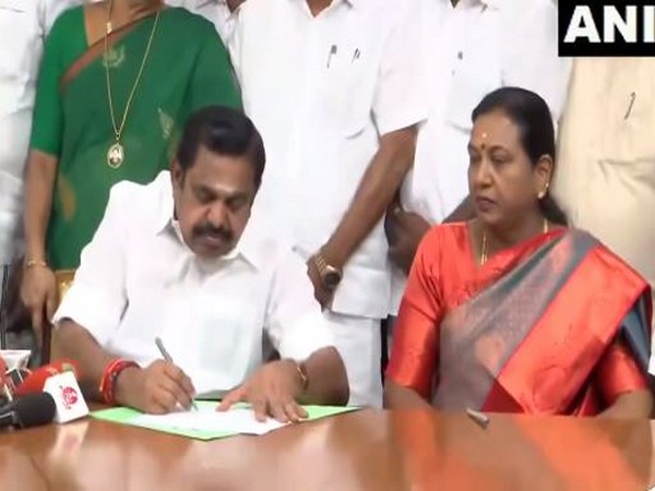 AIADMK general secretary Edappadi Palaniswami and DMDK general secretary Premalatha Vijayakanth (Photo/ANI)