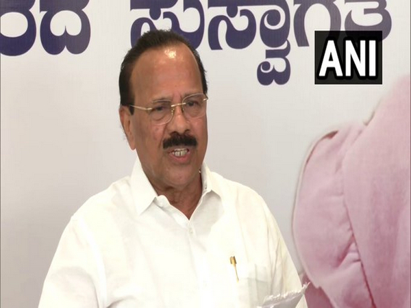 BJP leader and former Karnataka CM DV Sadananda Gowda (Photo/ANI)