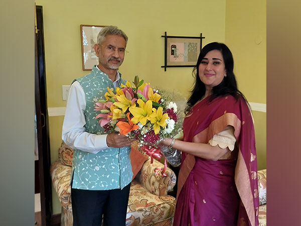 External Affairs Minister Jaishanakar meets Bharatiya Janata Party leader Bansuri Swaraj(Photo/X@DrSJaishankar)