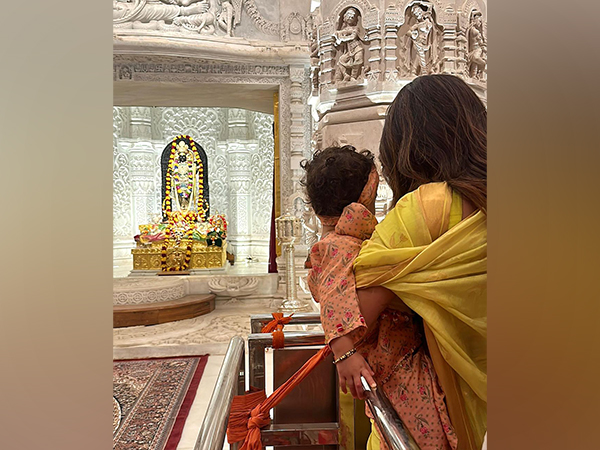 Priyanka Chopra with daughter Malti (Image source: Instagram)