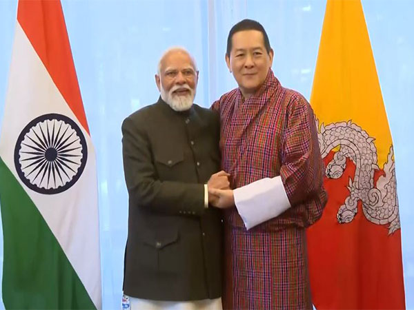Prime Minister Narendra Modi, former Bhutan King Jigme Singye Wangchuck (Image Credit: DD News)