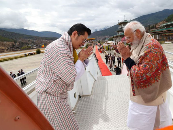 PM Modi and Bhutan King Jigme Khesar Namgyel Wangchuck. (Photo: X//@narendramodi)