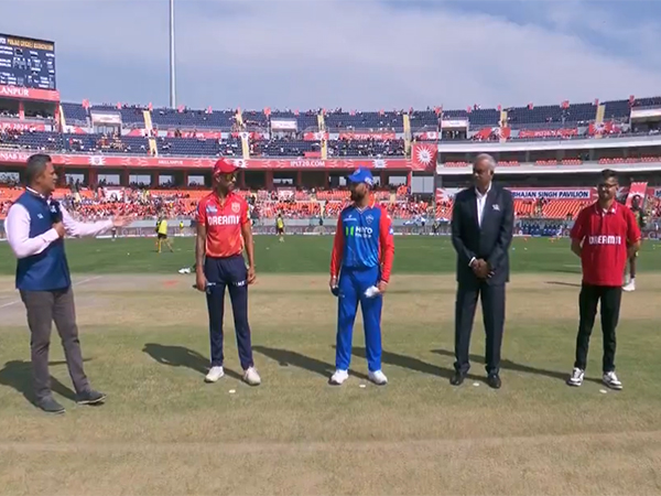 Shikhar Dhawan and Rishabh Pant at toss (Photo: IPL/X)