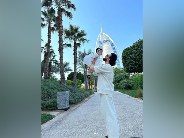 Atif Aslam with daughter Haleema (Image Source: Instagram)