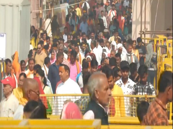 Devotees throng Ayodhya's Ram Mandir for first holi after pran pratishtha ceremony (Photo/ANI)  