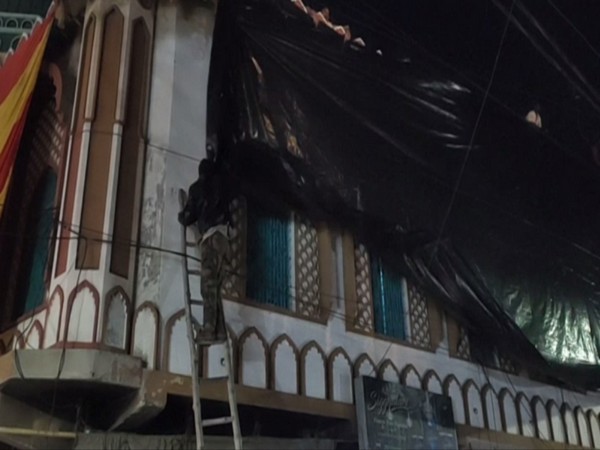Mosque in Aligarh, UP covered with tarpaulin (File Photo/ANI)