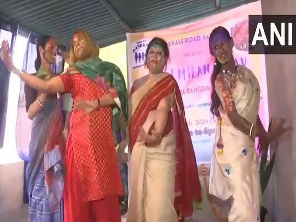 LGBT community people celebrate Holi by singing and dancing to the tunes of songs in Kolkata. (Photo/ANI)