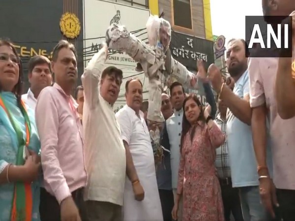 BJP holds protest against AAP chief Arvind Kejriwal in Chandani Chowk (Image/ANI)