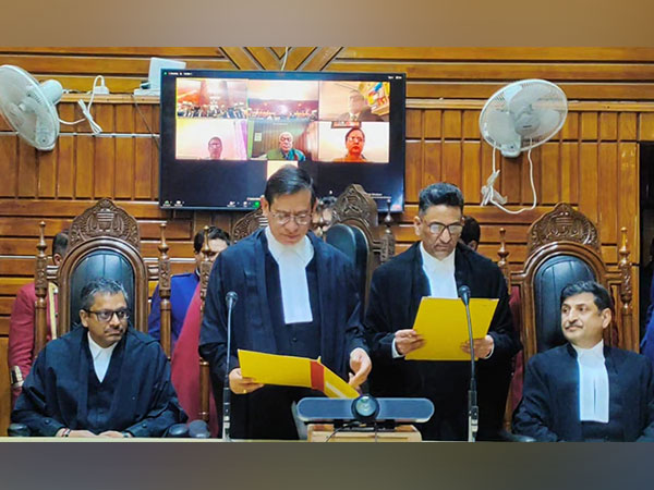 Chief Justice administers oath of office to Justice Yousuf Wani (Photo/ANI)