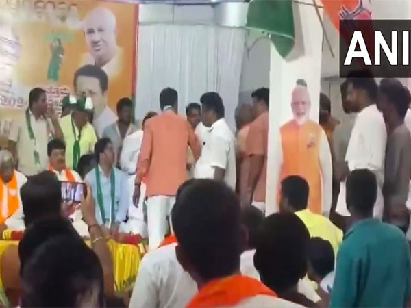 Clash erupts between BJP, JDS workers during joint meet in Tumakuru (Image/ANI)