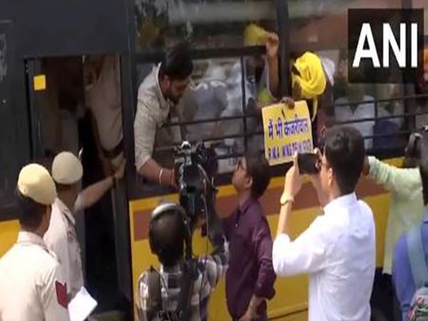 AAP supporters protest against the arrest of Arvind Kejriwal (Photo/ANI)