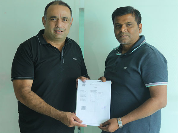 Cricket Association of Uttarakhand Secretary Mahim Verma after signing MOU with Sspark Managing Services Director Rajeev Khanna (Image: CAU)
