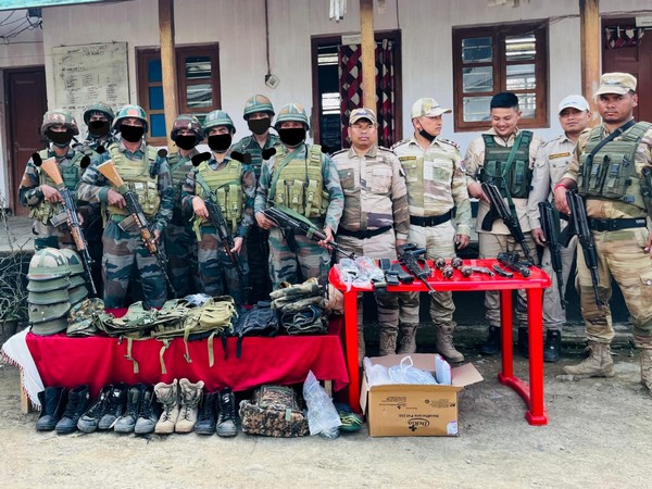 Arms and ammunition recovered (Photo/ ANI) 