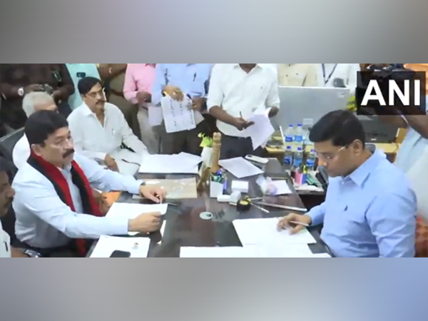 DMK's Dayanidhi Maran files nominations (Photo/ANI)