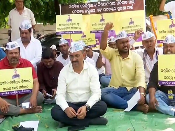AAP on fast to protest against arrest of Arvind Kejriwal in Bhubaneswar (Photo/ANI)