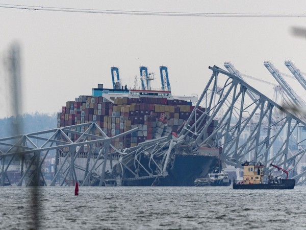 Francis Scott Key bridge collapses in Baltimore (Photo/Reuters)