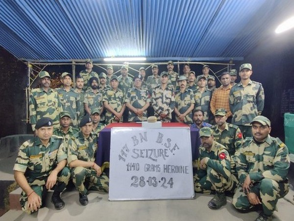 BSF seize packet of suspected heroin in Amritsar (Image/ANI)
