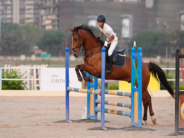 Zrey Dodhy in action during day-2 of Mumbai Horse Show (Image: FEI)