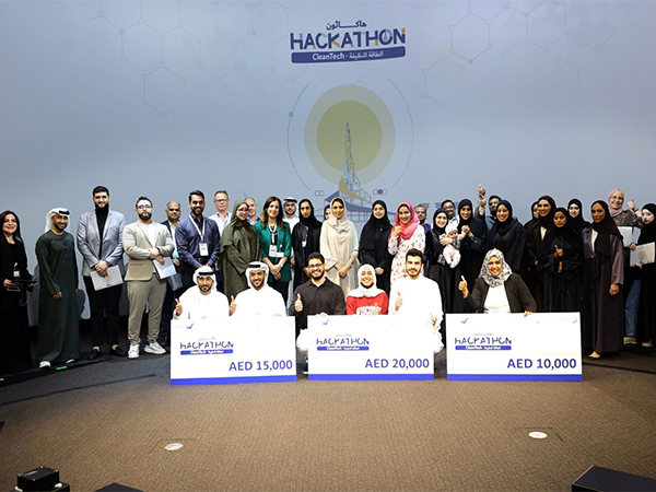 DEWA awards winners of 2nd cycle of Cleantech Hackathon (Photo/WAM)