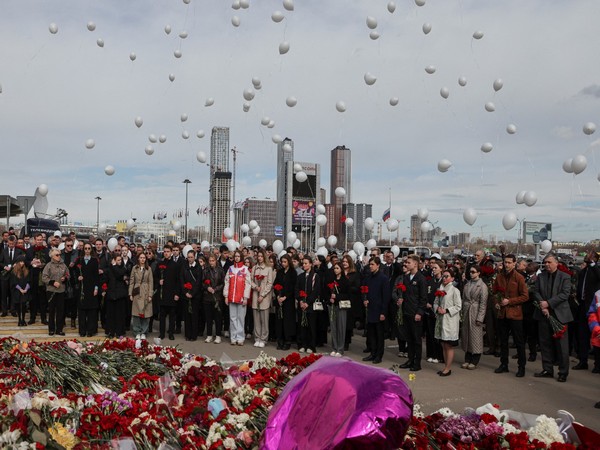 Ambassadors of foreign diplomatic missions lay flowers at the memorial for the victims of the attack at Crocus City Hall (Photo/Reuters)