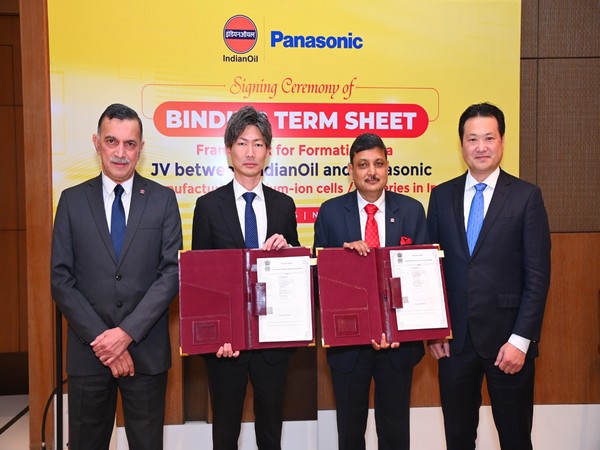Term sheet signed in presence of Indian Oil Chairman Shrikant Madhav Vaidya and Panasonic Energy Co. Ltd. President & CEO Kazuo Tadanobu.(Photo/ANI)