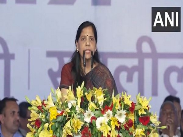 Delhi Chief Minister Arvind Kejriwal's wife, Sunita Kejriwal at INDIA bloc rally (Photo/ANI)