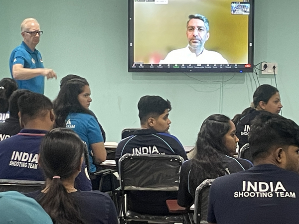 Abhinav Bindra interacting with young Indian shooters (Image: NRAI media)