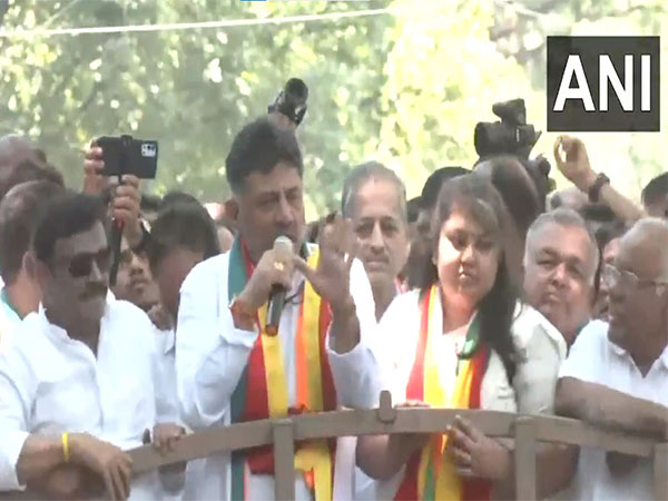 Karnataka CM DK Shivakumar holds roadshow for Bengaluru South candidate Sowmya Reddy (Photo/ANI)