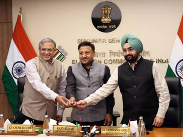CEC Rajiv Kumar with Election Commissioners Gyanesh Kumar and Sukhbir Singh Sandhu. (Photo:PIB)