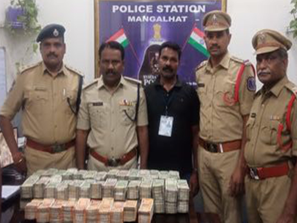 Police seize Rs 1.5 crore of unaccounted cash in Hyderabad (Photo/ANI)