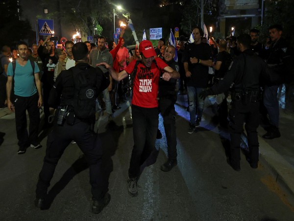 Protesters demonstrate in support of Gaza hostages (Photo/Reuters)