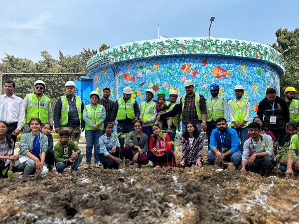 Vrikshit Foundation volunteers and DCB bank employees at the tree plantation drive