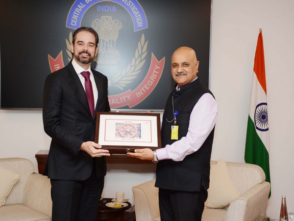 Brazilian Federal Police Director Valdecy Urquiza, CBI Director Praveen Sood (Image Credit: CBI)