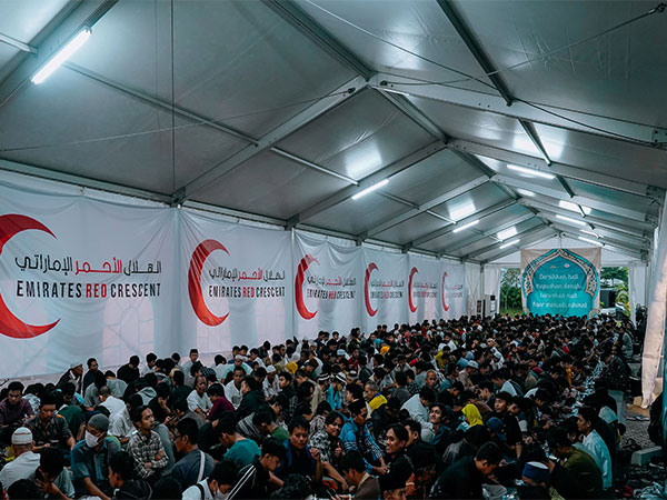 ERC has increased Iftar meals at Sheikh Zayed Mosque in Indonesia (Photo/WAM)