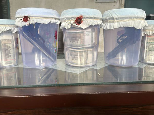Accused in bank heist arrested with cash and two pistols (Image/ANI)