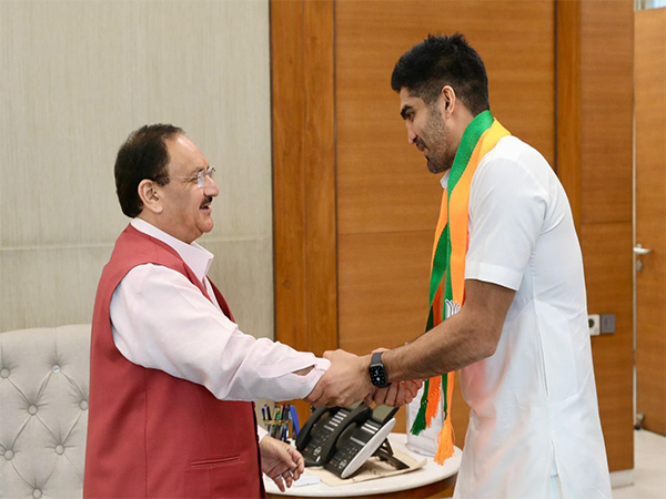 Vijender Singh meets BJP president JP Nadda (Photo/ANI)