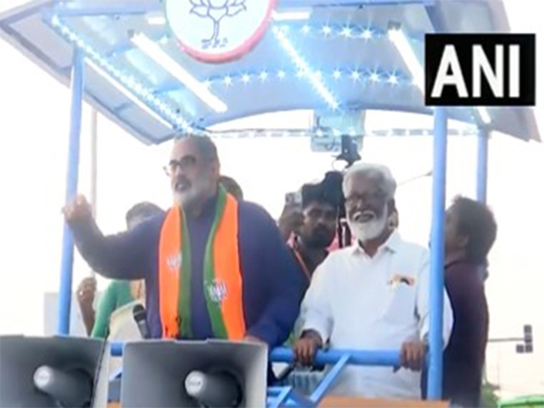 BJP's Rajeev Chandrasekhar holds roadshow (Photo/ANI)